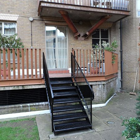 The Circle, SE1. External Repair and Decoration of Modern scheme comprising of two blocks.